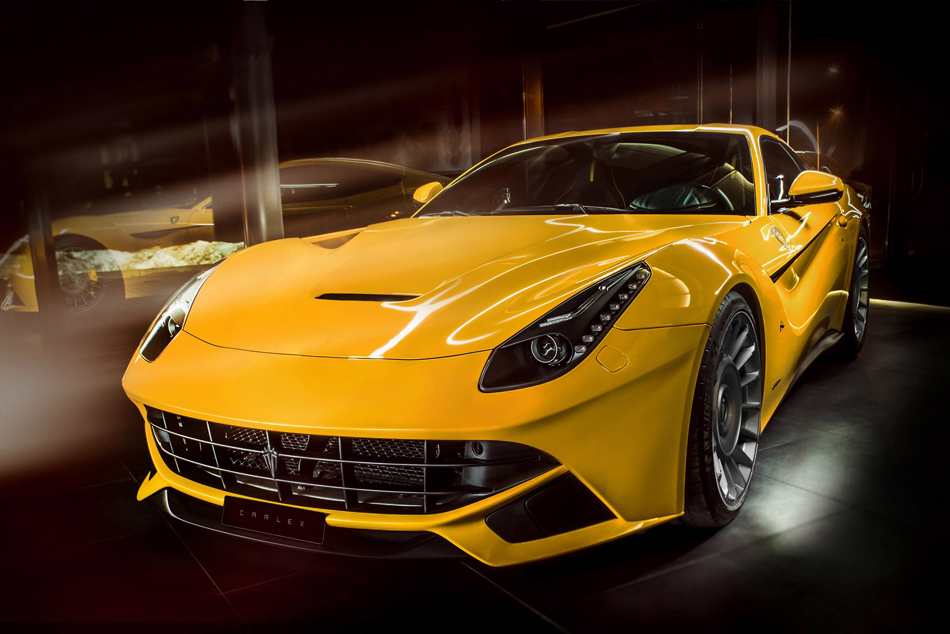 FERRARI-F12-BERLINETTA-MOBILE