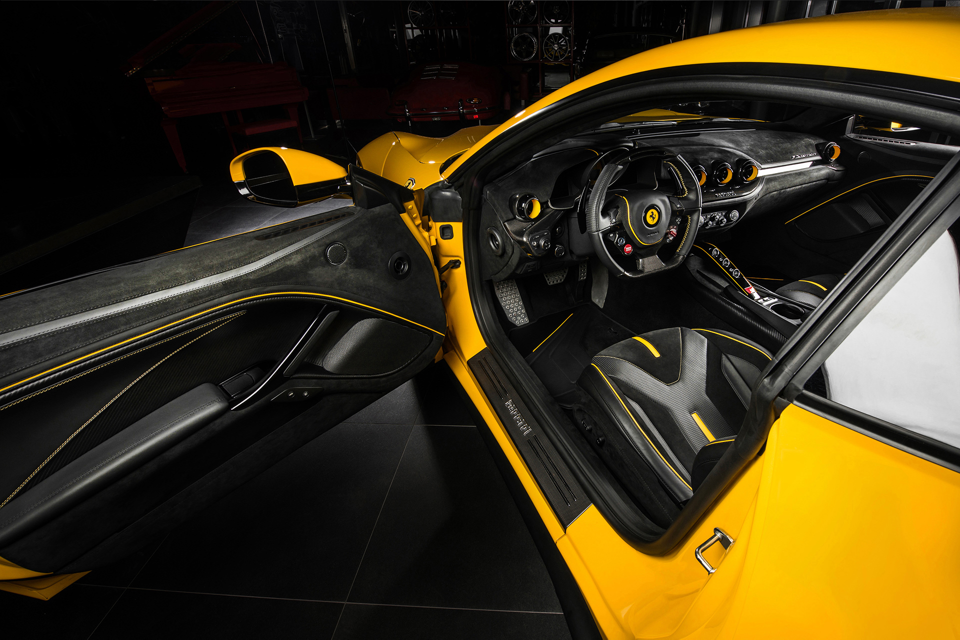 Ferrari F12 Berlinetta - Interior factory - Carlex Design
