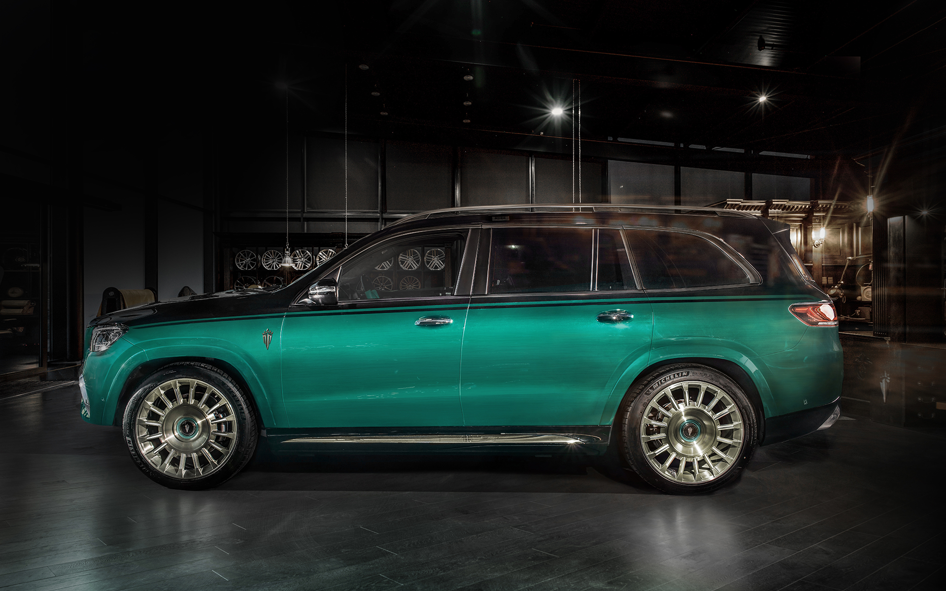 MAYBACH-GLS-ORANGE-EXTERIOR-NEW-01